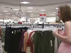 穿孔英国母亲与饿老娘儿们