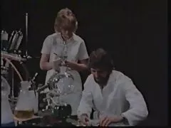 奶奶吸和奶奶他妈的年轻男孩