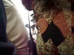 在他的屁股和猫