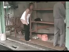 真正成熟的妈妈和妻子与饿猫