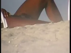 业余的英国妈妈的小男孩撞胸大