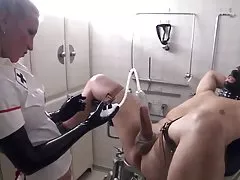 性感的业余美洲狮妈妈与伟岸的身躯